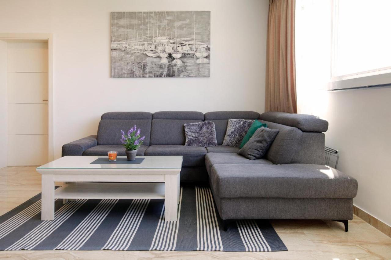 Modern 2-Bed Apt, Late Check In Available Split Exterior photo